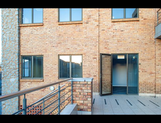 658M² OFFICE FOR SALE IN MIDRIDGE PARK